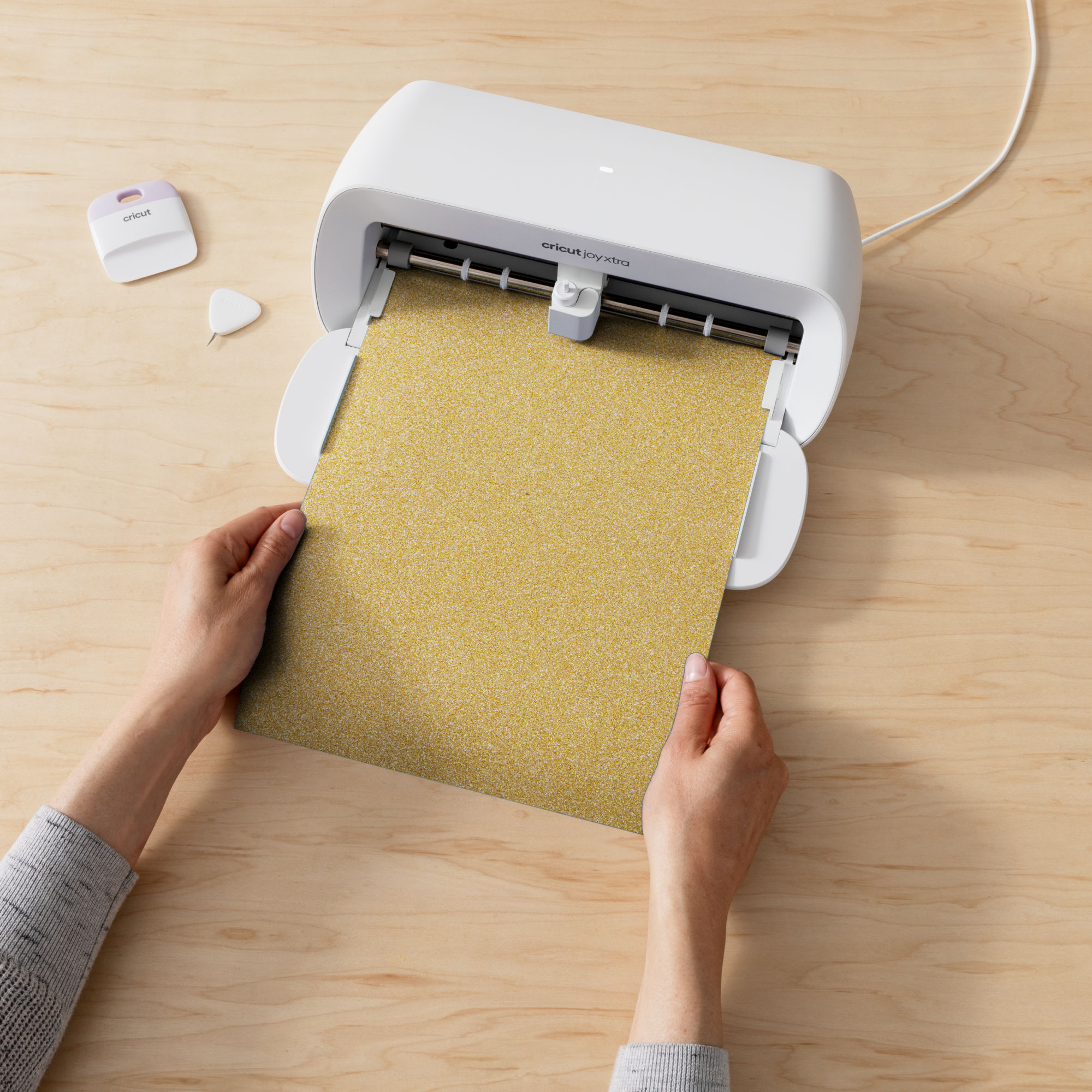 Cricut Smart Iron-On Joy Xtra 24,1x48cm (Prismatic Glitter Gold) Cricut Smart Iron-On Joy Xtra 24,1x48cm (Prismatic Glitter Gold)